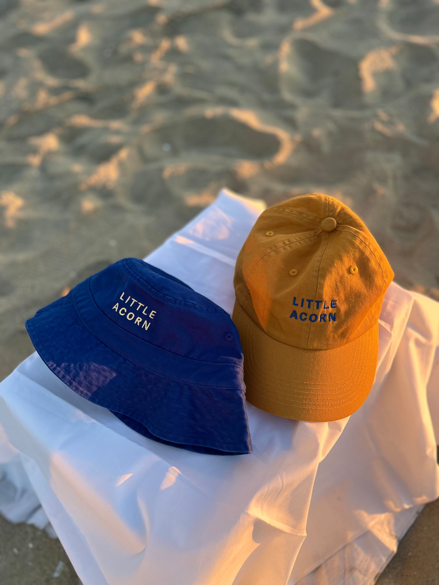 Little acorn bucket hat